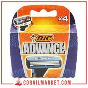 عبوات شفرة الحلاقة بالألوفيرا وفيتامين 3شفرات أدفانس 4 قطع