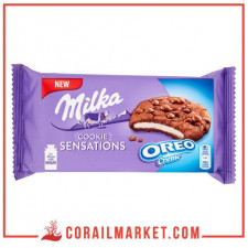 Cookies cacaoté aux pépites de chocolat et fourré crème oreo sensation milka 156 g